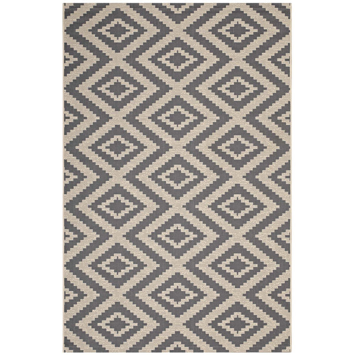 Jagged Geometric Diamond Trellis 8x10 Indoor and Outdoor Area Rug