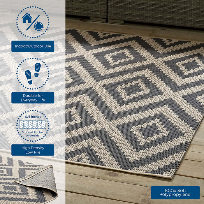 Jagged Geometric Diamond Trellis 9x12 Indoor and Outdoor Area Rug