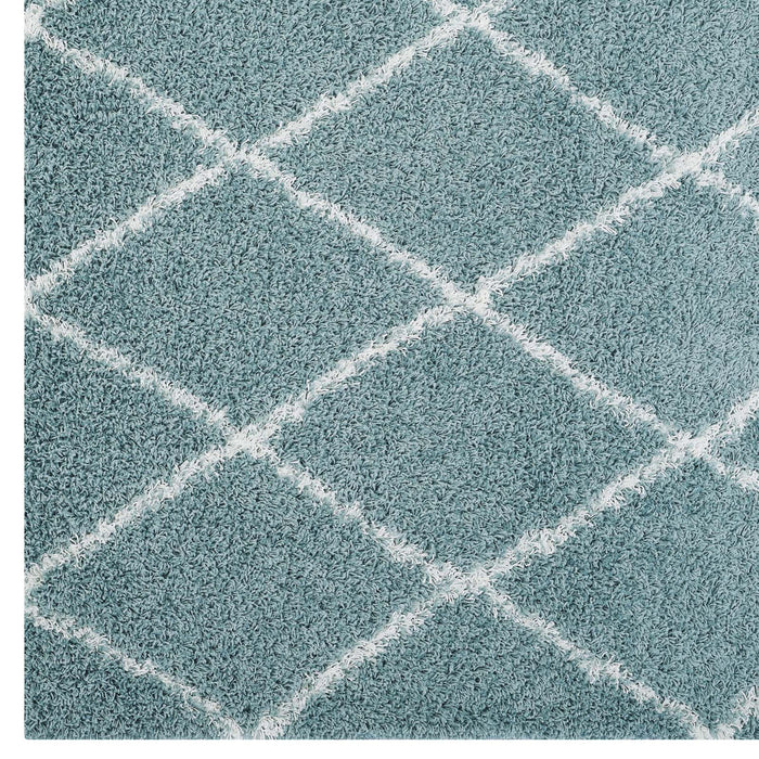 Toryn Diamond Lattice 8x10 Shag Area Rug