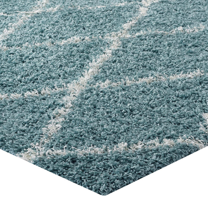 Toryn Diamond Lattice 8x10 Shag Area Rug